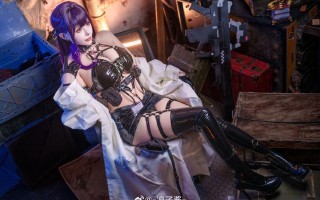 梦幻现实：凛子酱演绎《胜利女神：妮姬》米哈拉的绝美COSPLAY