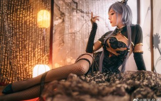 coser@原天夕子化身旗袍版的“虚拟歌手”洛天依