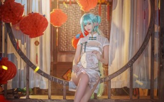 Shika小鹿鹿cos初音未来 | Shika小鹿鹿_初音未来·韶华旗袍cos [14P2V-88MB]