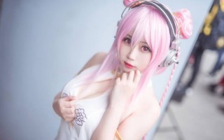 coser@依依超级懒在现实生活中化身性感的“超级索尼子”